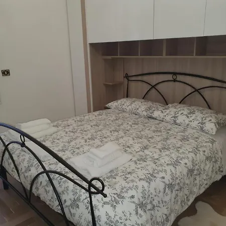 Bed & Breakfast Chic *